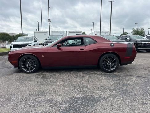 Used 2022 Dodge Challenger R/T Scat Pack w/ Scat Pack Stripe RWD image 6