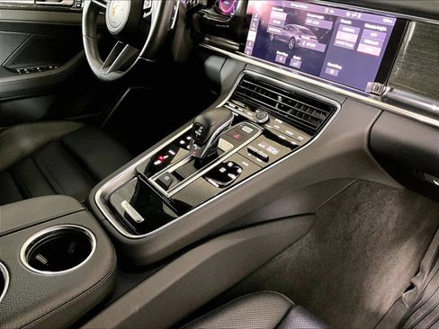 Certified 2021 Porsche Panamera image 16
