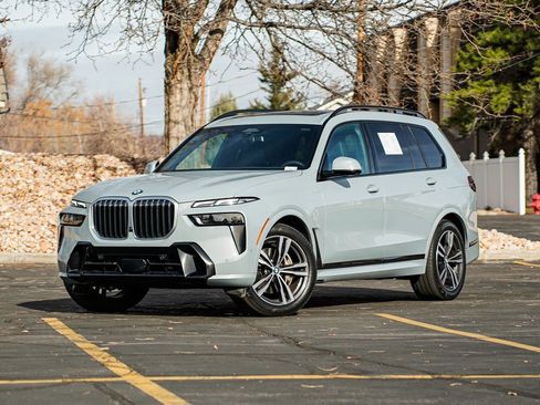 Used 2023 BMW X7 xDrive40i w/ M Sport Package image 1