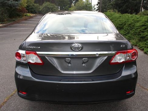 Used 2012 Toyota Corolla LE FWD image 10