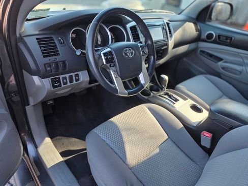 Used 2015 Toyota Tacoma 4x4 Double Cab w/ SR5 Package image 14