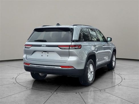 Certified 2023 Jeep Grand Cherokee Laredo X image 12