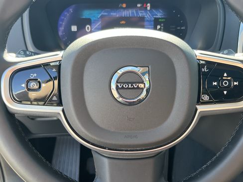 Used 2025 Volvo XC90 T8 Plus w/ Protection Package Premier AWD/4WD image 21