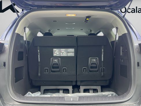 New 2027 Kia Carnival LXS FWD image 9