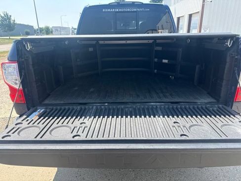Used 2019 Nissan Titan PRO-4X w/ Pro-4x Convenience Package AWD/4WD image 18