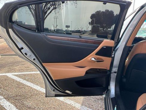 Used 2022 Lexus ES 350 Ultra Luxury image 10