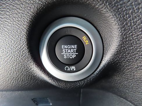 New 2027 Chrysler Pacifica Select w/ Family Tech Group AWD/4WD image 12