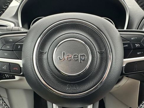 Used 2018 Jeep Compass Latitude w/ Popular Equipment Group FWD image 53