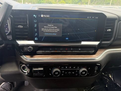 Used 2025 Chevrolet Silverado 1500 LT AWD/4WD image 24