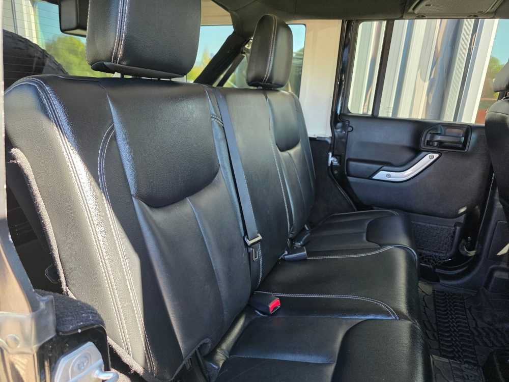 Used 2016 Jeep Wrangler Unlimited Rubicon AWD/4WD image 16
