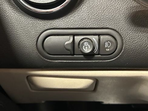 Used 2009 Pontiac G6 GT w/ Sport Package 1 FWD image 33