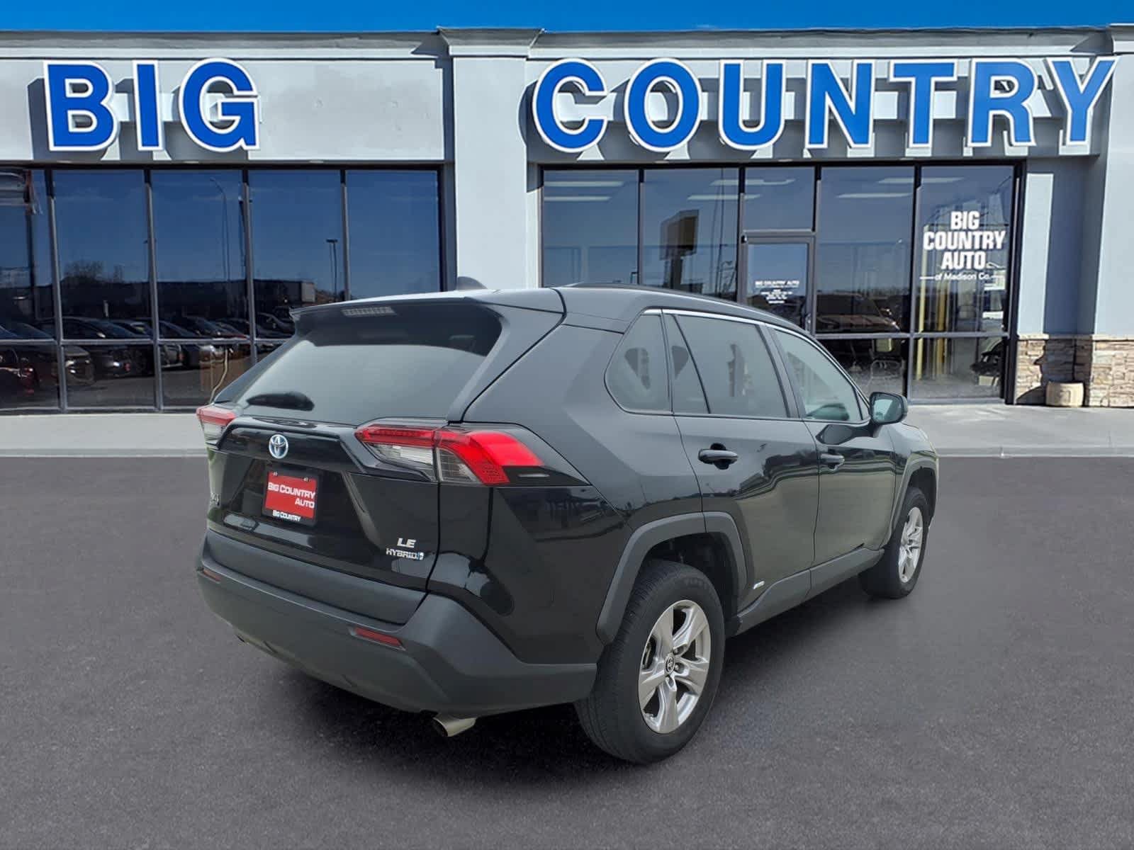Used 2023 Toyota RAV4 LE AWD/4WD image 5