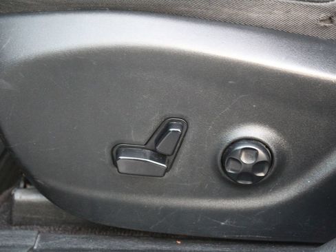 Used 2018 Jeep Cherokee Latitude Plus FWD image 27