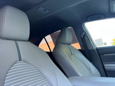 Certified 2022 Toyota Camry SE image 16