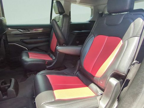 Used 2021 Jeep Grand Cherokee L Laredo w/ Luxury Tech Group I RWD image 10