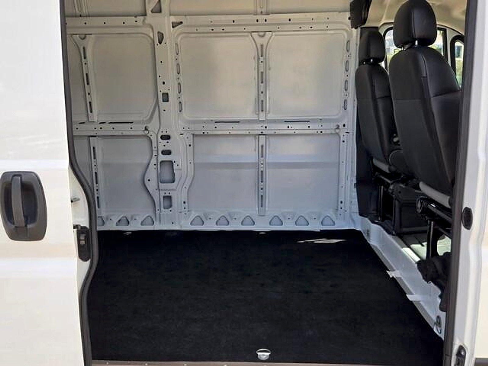 Used 2023 RAM ProMaster 2500 FWD image 15