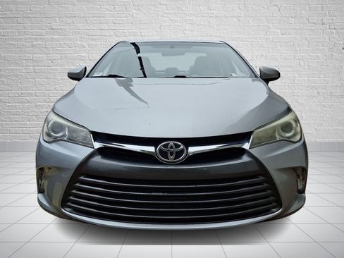 Used 2016 Toyota Camry LE FWD image 2