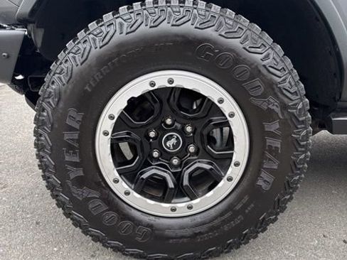 Used 2021 Ford Bronco Black Diamond w/ Sasquatch Package image 13