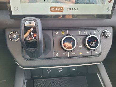 Used 2024 Land Rover Defender 110 S image 23