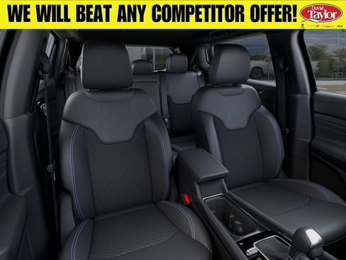 New 2026 Jeep Compass Latitude AWD/4WD image 17