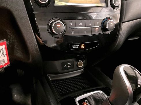 Used 2020 Nissan Rogue S AWD/4WD image 25