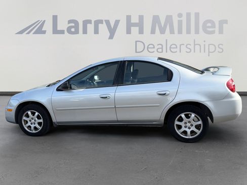 Used 2005 Dodge Neon SXT w/ Sport Appearance Group image 2