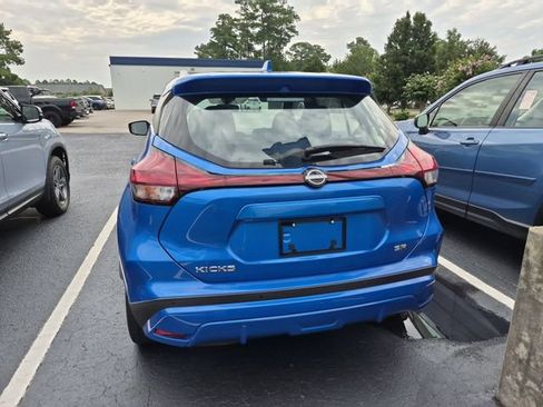 Used 2023 Nissan Kicks SR w/ SR Premium Package FWD image 4