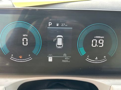Used 2025 Hyundai Tucson SEL AWD/4WD image 24