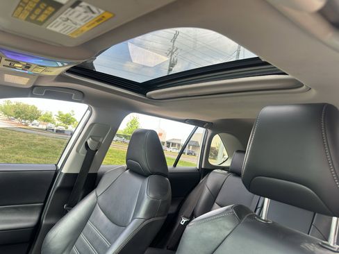 Used 2019 Toyota RAV4 XLE Premium w/ Cold Weather Package FWD image 23
