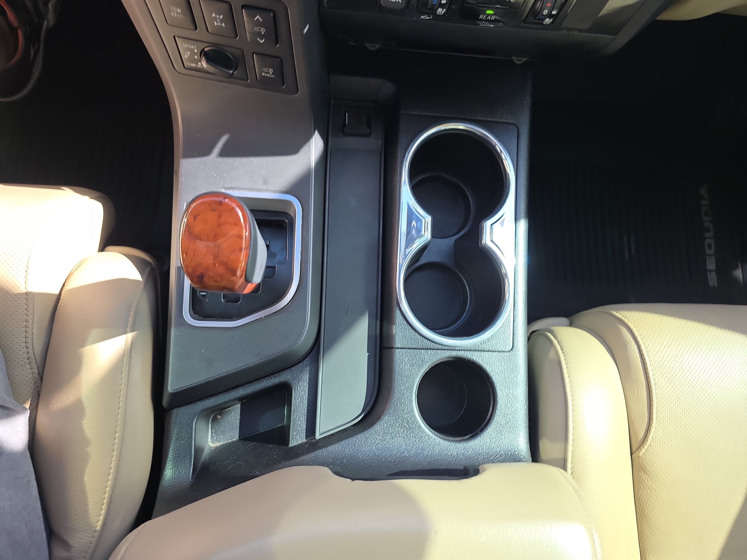 Used 2019 Toyota Sequoia Platinum w/ Carpet Mat Package (TMS) AWD/4WD image 36