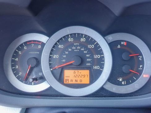 Used 2012 Toyota RAV4 4WD image 17