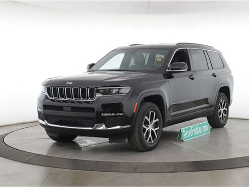 Used 2025 Jeep Grand Cherokee L Limited AWD/4WD image 10