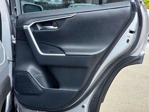 Used 2019 Toyota RAV4 Limited image 34