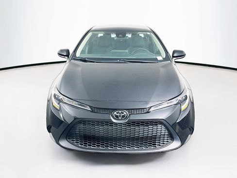 Used 2021 Toyota Corolla LE image 2