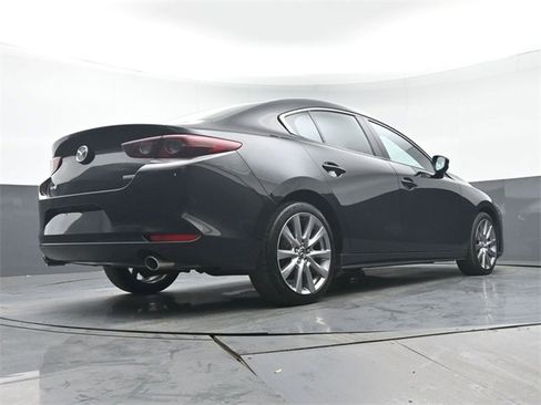 Used 2019 MAZDA MAZDA3 Sedan image 30