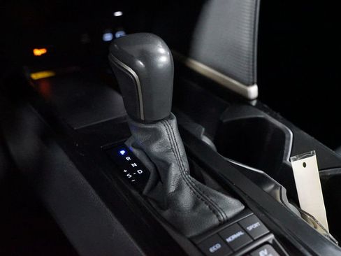 Used 2025 Toyota Camry SE FWD image 22
