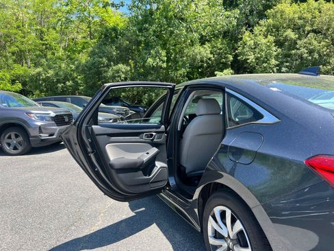 Used 2023 Honda Civic LX image 29