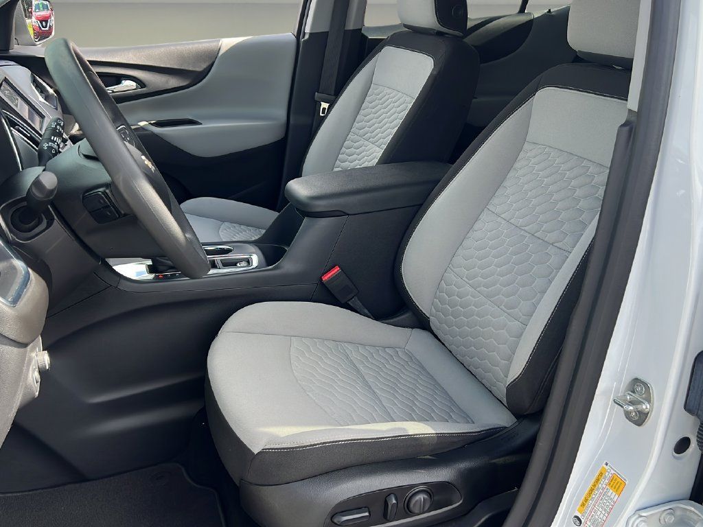 Used 2021 Chevrolet Equinox LS w/ LS Convenience Package FWD image 11