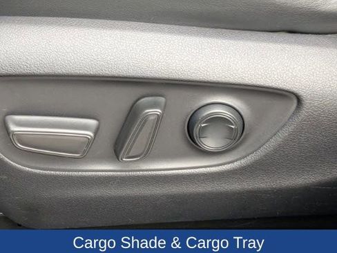 Used 2019 Toyota RAV4 Limited image 16