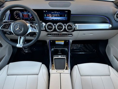 New 2025 Mercedes-Benz GLB 250 image 12