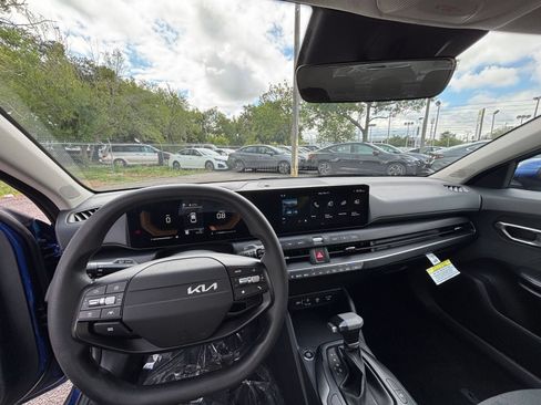 Used 2025 Kia K4 FWD image 32
