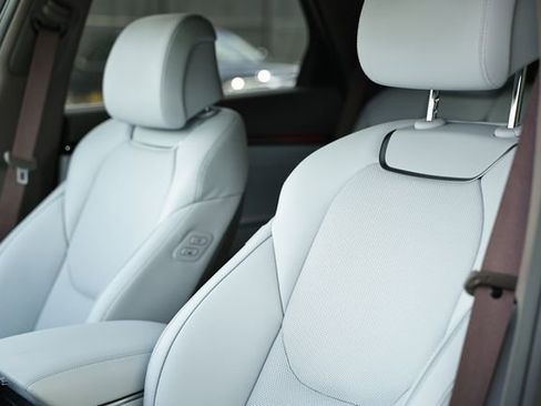 New 2026 Genesis GV70 2.5T Advanced AWD/4WD image 24