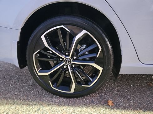 Used 2024 Nissan Altima 2.5 SR w/ SR Premium Package image 21