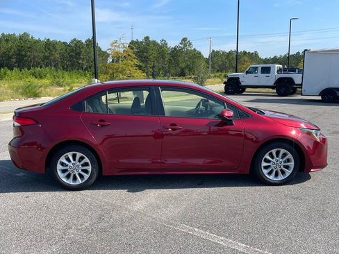 Used 2022 Toyota Corolla LE FWD image 19