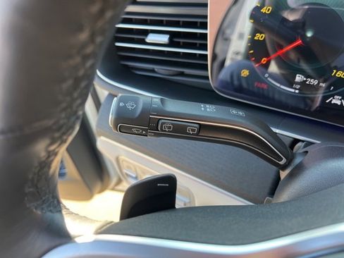 Used 2023 Mercedes-Benz GLE 350 4MATIC image 23