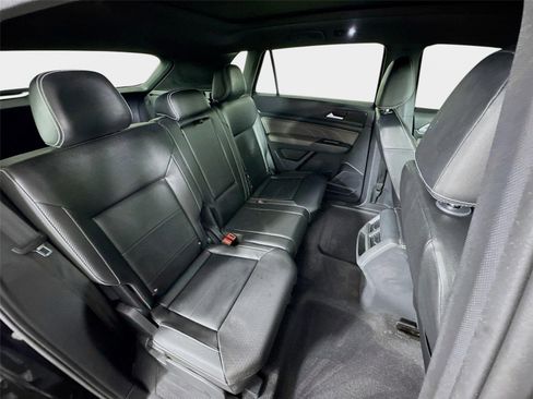 Used 2022 Volkswagen Atlas Cross Sport SE FWD image 28
