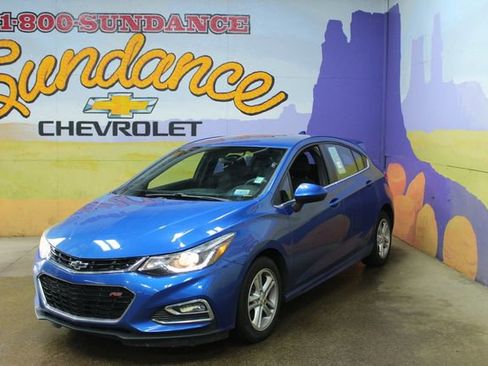 Used 2018 Chevrolet Cruze LT w/ RS Package FWD image 2