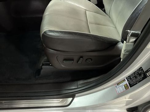 Used 2018 Kia Sedona SX Limited image 25