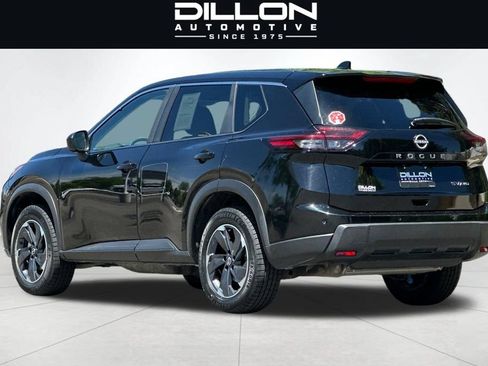Used 2024 Nissan Rogue SV AWD/4WD image 6