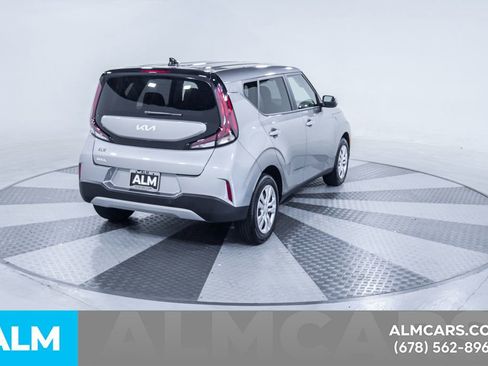 Used 2025 Kia Soul LX FWD image 9
